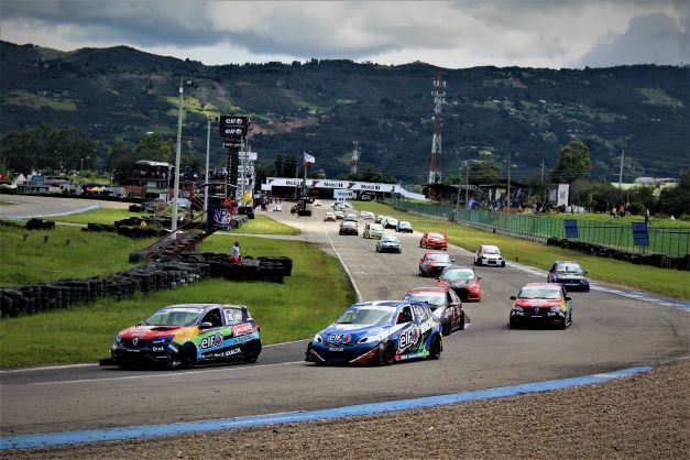 Lee más sobre el artículo Con título para Camilo Forero el TC 2000 Colombia cerró su decimonovena temporada