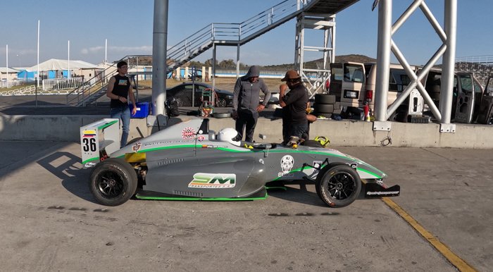 Lee más sobre el artículo Pedro Juan Moreno cumplió positiva jornada de test pretemporada de la F4 Nacam FIA en México
