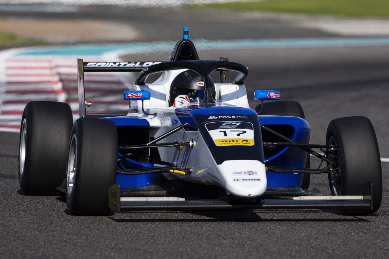Lee más sobre el artículo Maximiliano Restrepo inició su segunda temporada en la F4 Española