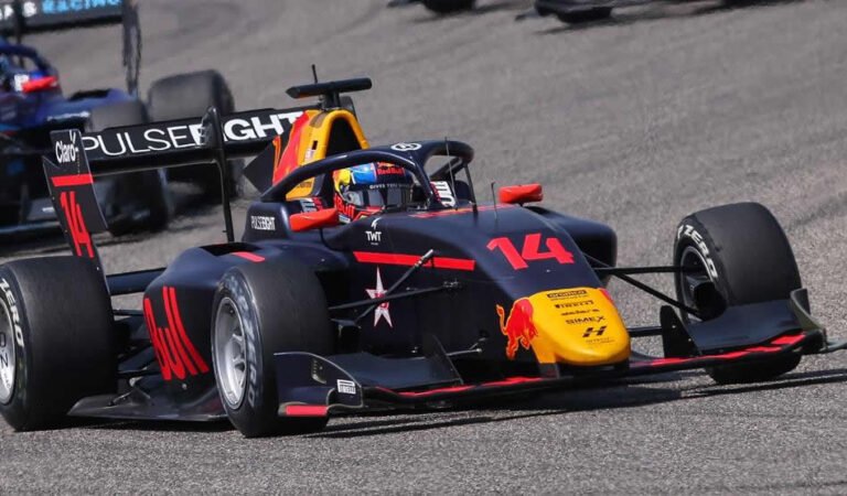 Sebastián Montoya en la segunda ronda del FIA Fórmula 3 en Melbourne